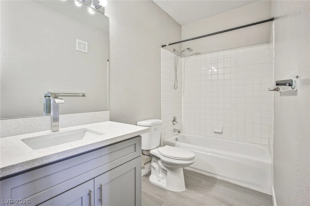 2101 Black Island, Las Vegas, NV 89128