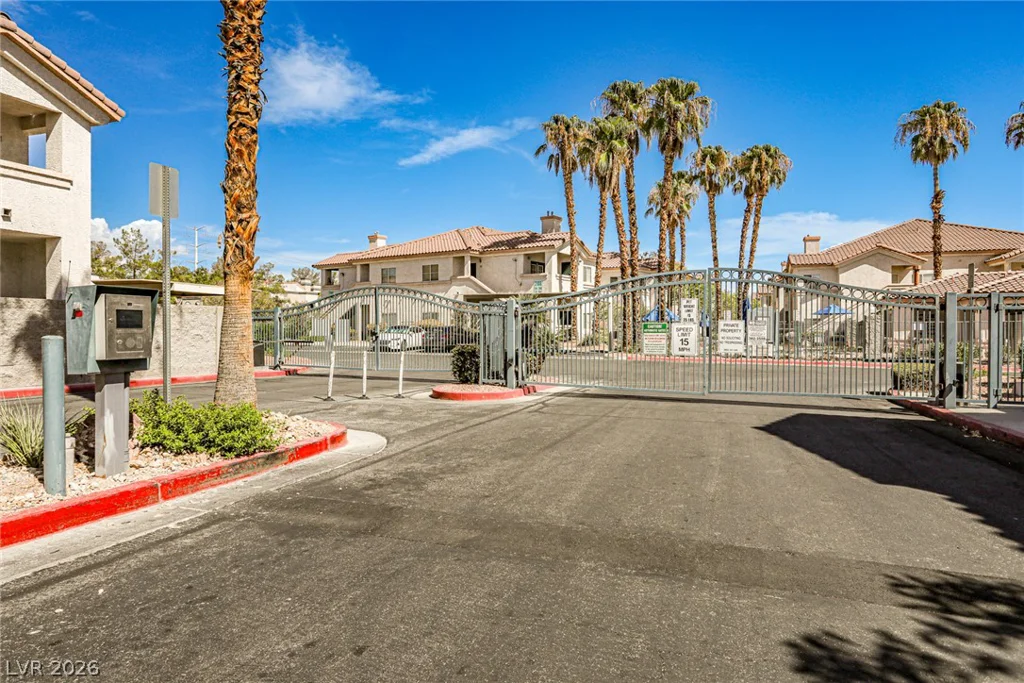 2101 Black Island, Las Vegas, NV 89128