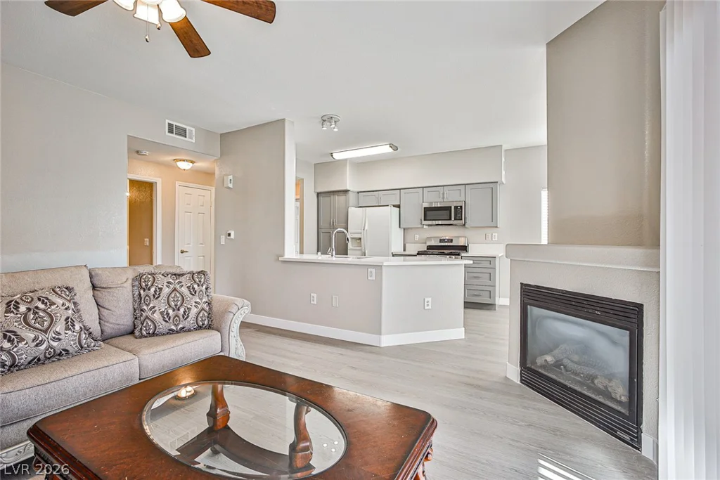 2101 Black Island, Las Vegas, NV 89128