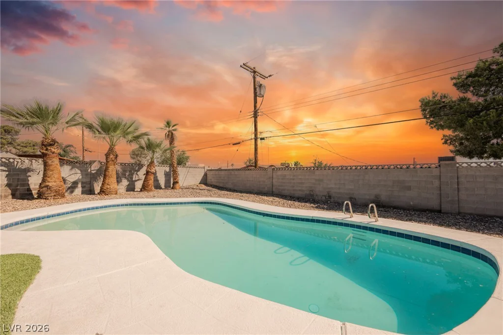 1124 Nassau, Las Vegas, NV 89108