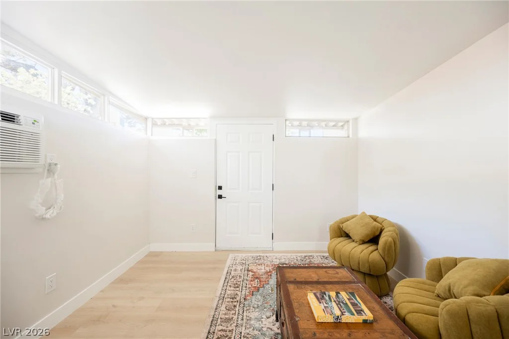 608 Tam O Shanter, Las Vegas, NV 89109