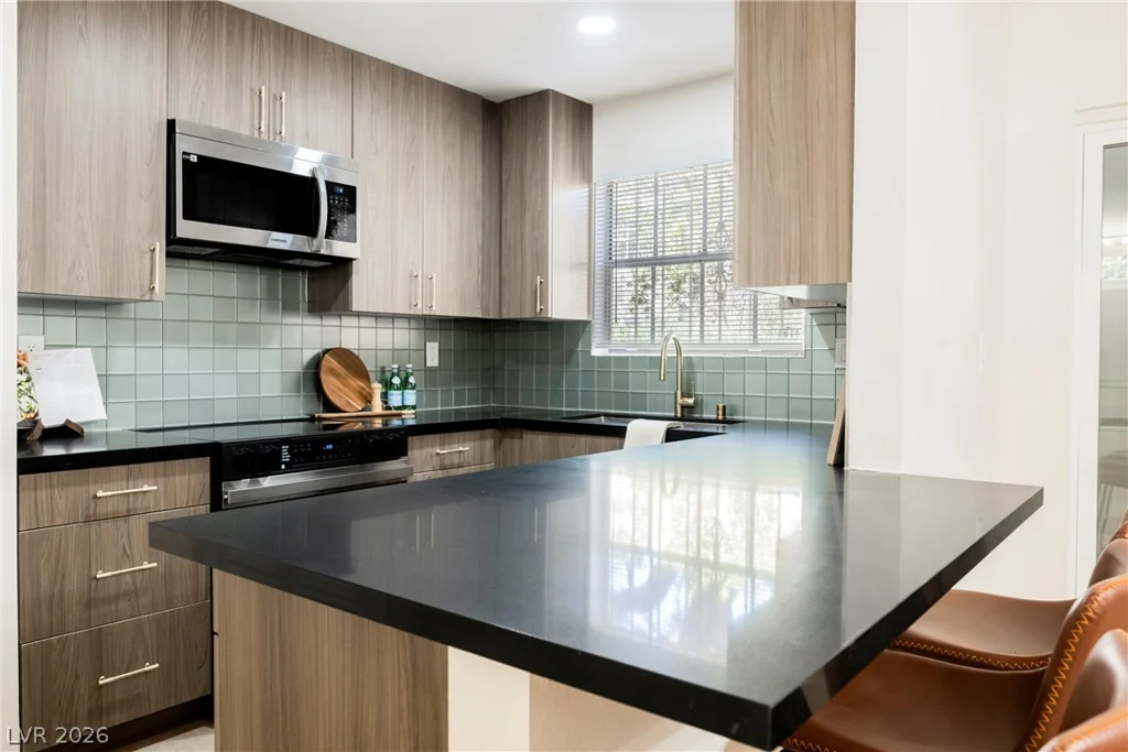 608 Tam O Shanter, Las Vegas, NV 89109