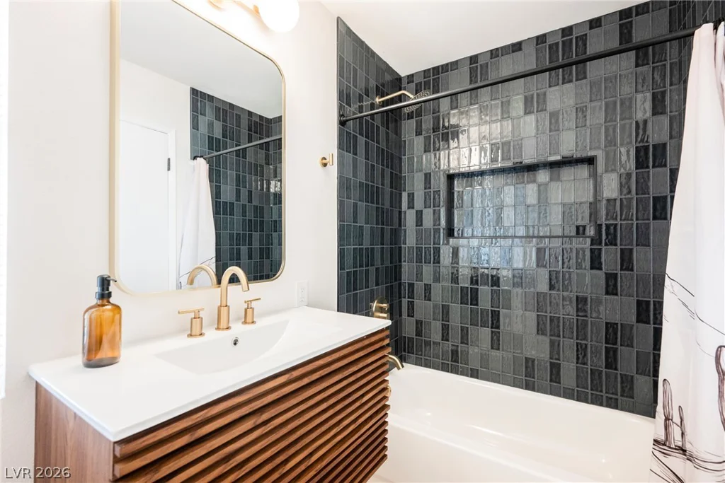 608 Tam O Shanter, Las Vegas, NV 89109