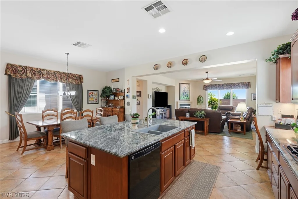 6883 May Basket, Las Vegas, NV 89131