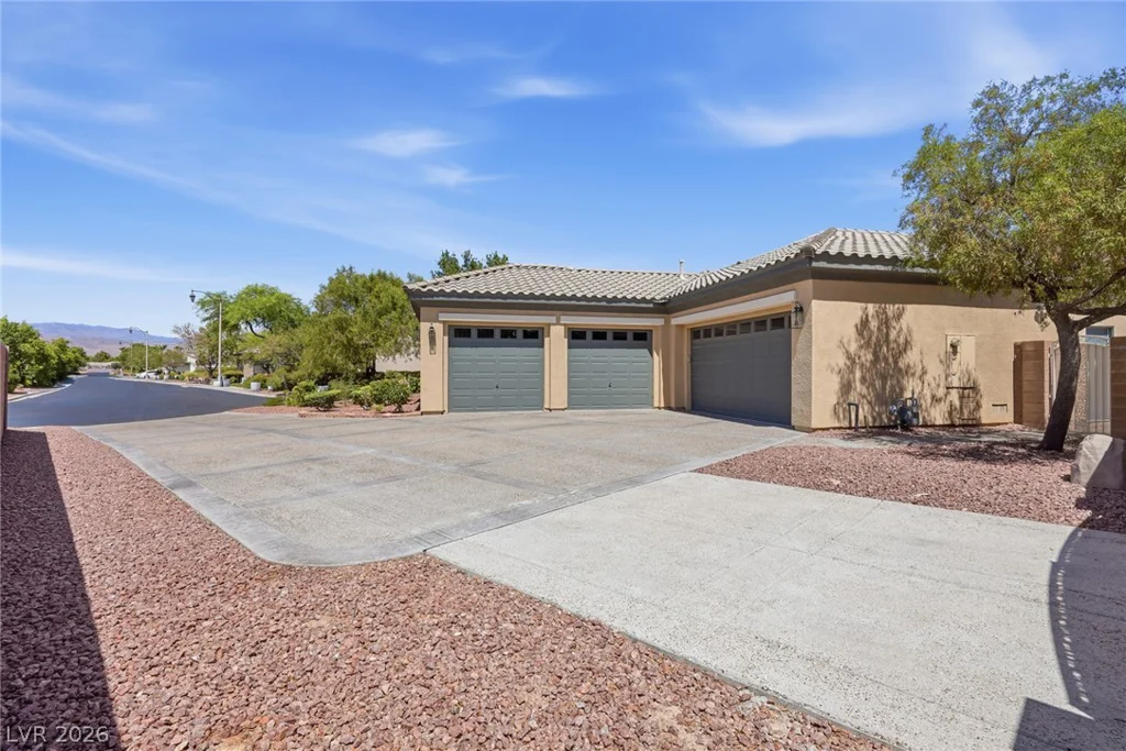 6883 May Basket, Las Vegas, NV 89131