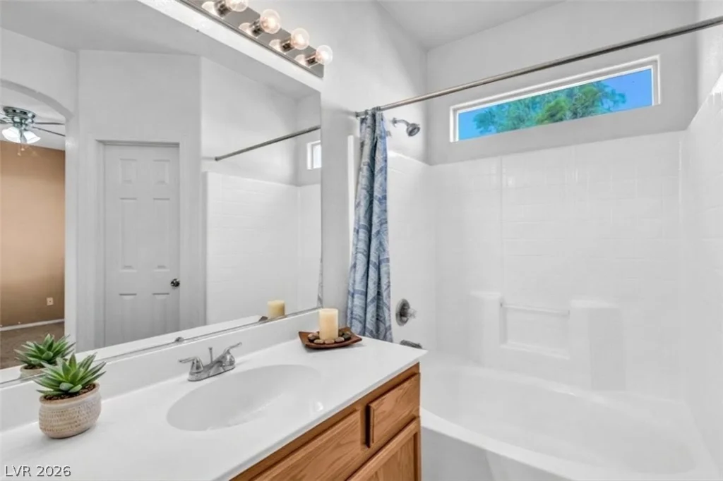 5319 Crestpoint Watch, North Las Vegas, NV 89031