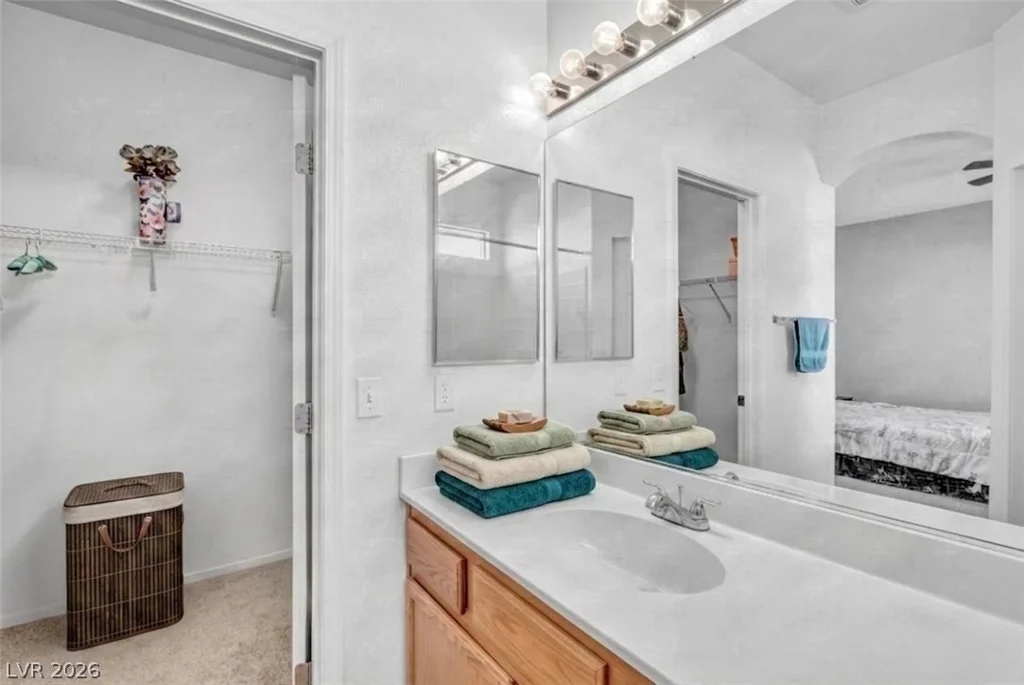 5319 Crestpoint Watch, North Las Vegas, NV 89031
