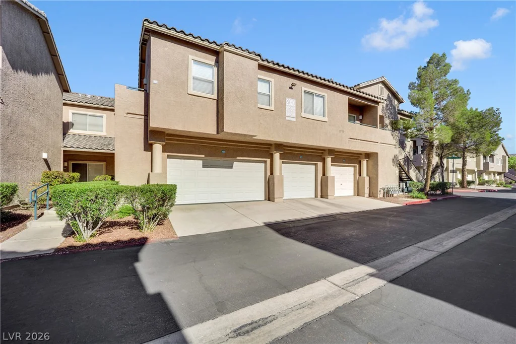 2000 Quarry Ridge, Las Vegas, NV 89117