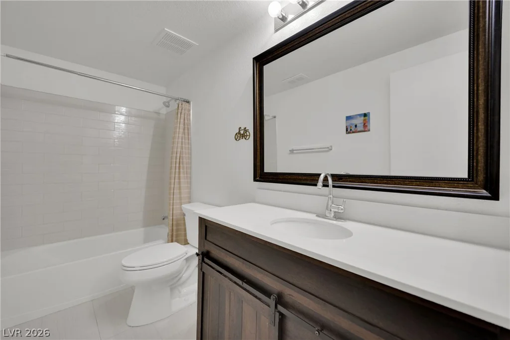 2000 Quarry Ridge, Las Vegas, NV 89117