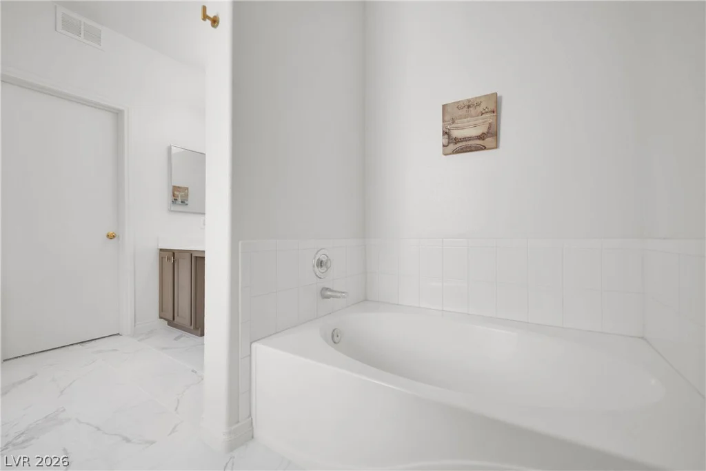 2000 Quarry Ridge, Las Vegas, NV 89117