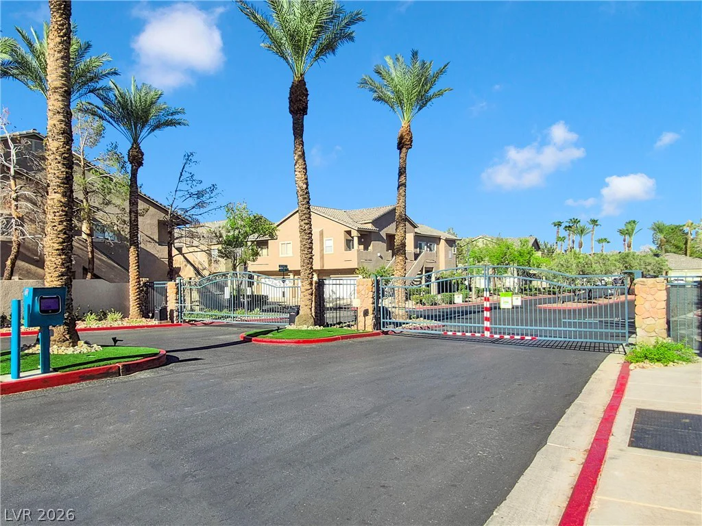 2000 Quarry Ridge, Las Vegas, NV 89117