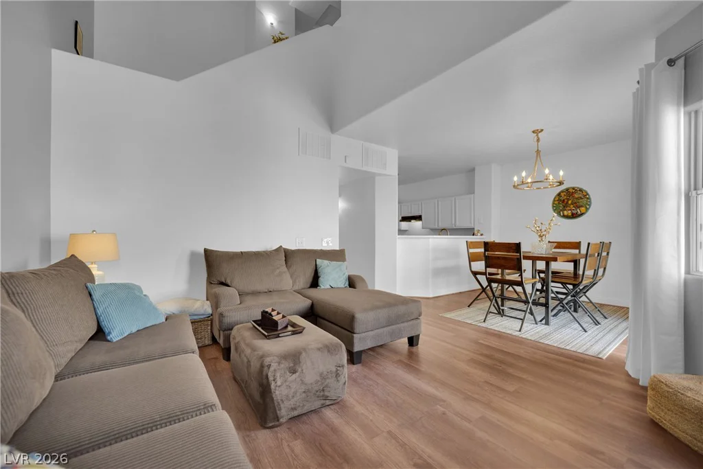 2000 Quarry Ridge, Las Vegas, NV 89117