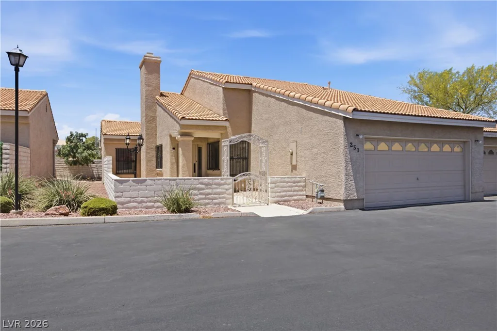 251 Cimarron, Las Vegas, NV 89145