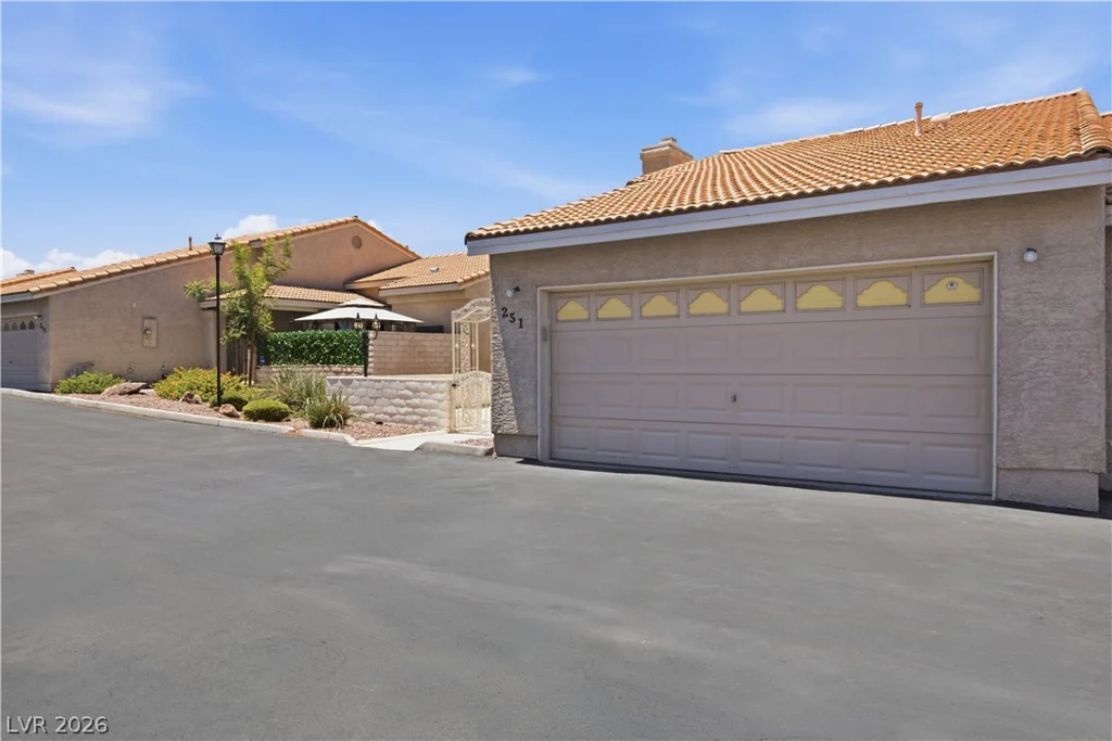 251 Cimarron, Las Vegas, NV 89145