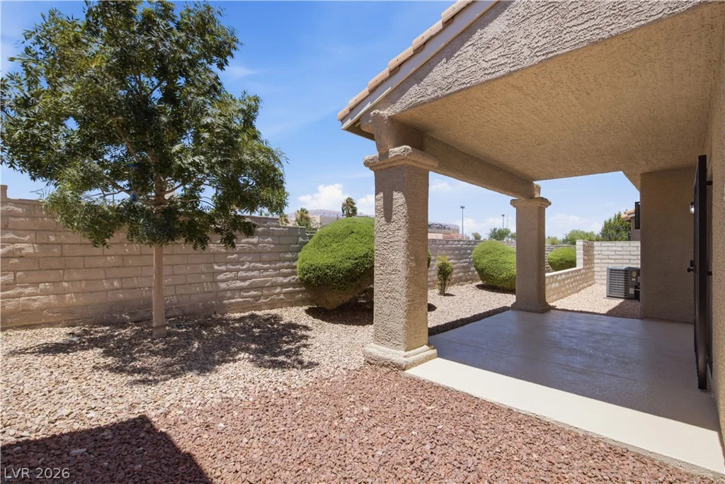 251 Cimarron, Las Vegas, NV 89145