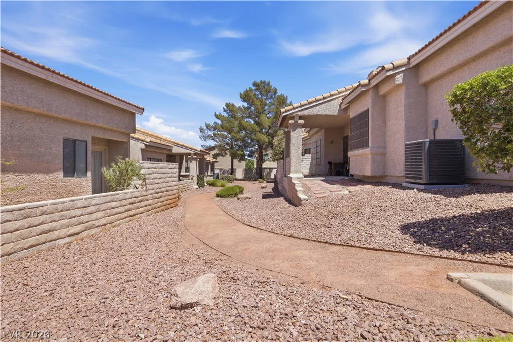 251 Cimarron, Las Vegas, NV 89145