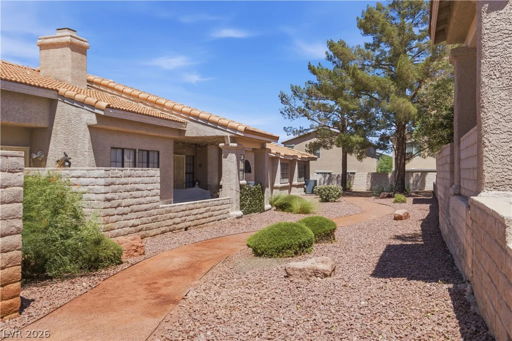 251 Cimarron, Las Vegas, NV 89145