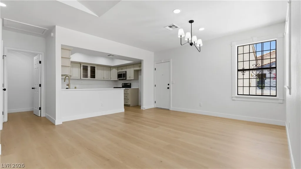 251 Cimarron, Las Vegas, NV 89145