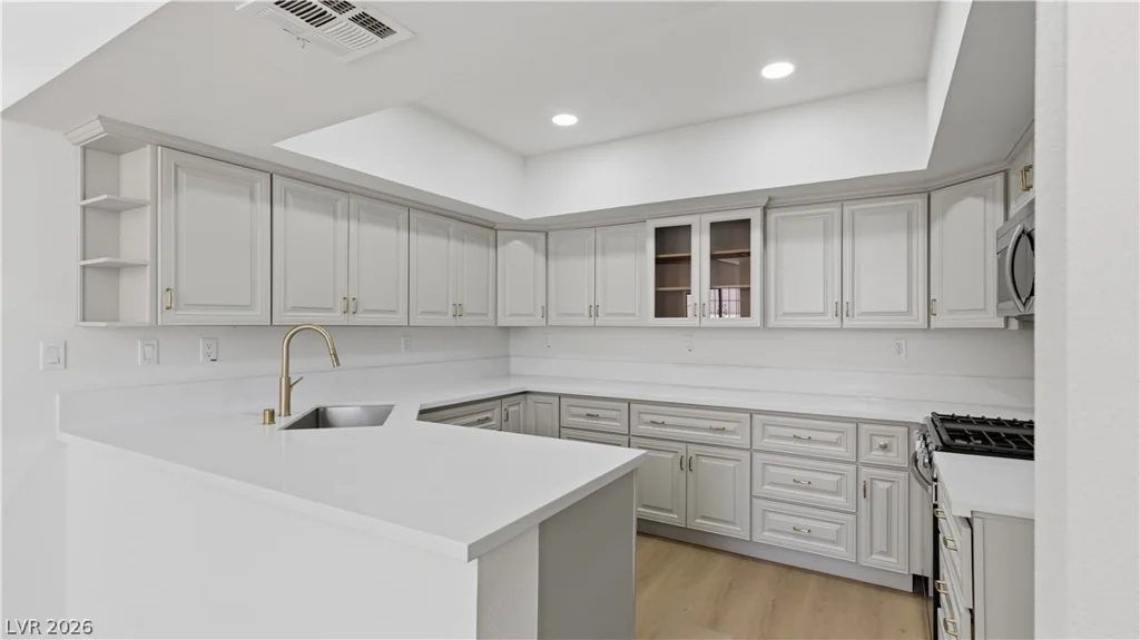 251 Cimarron, Las Vegas, NV 89145