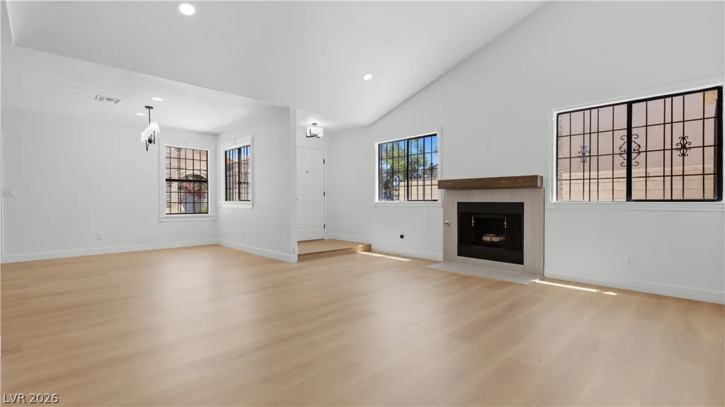 251 Cimarron, Las Vegas, NV 89145