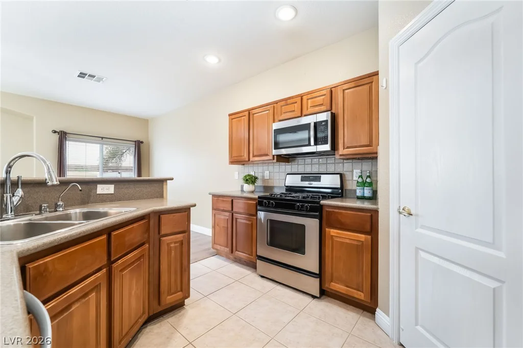 1080 Slate Crossing, Henderson, NV 89002