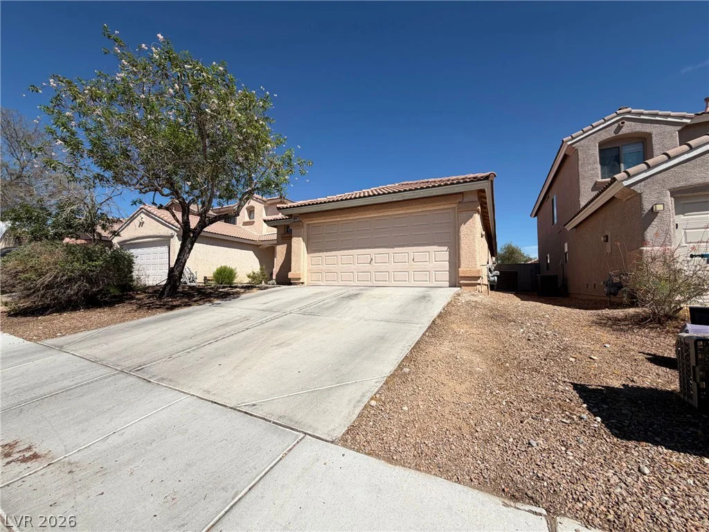 4818 Lone Grove, Las Vegas, NV 89139