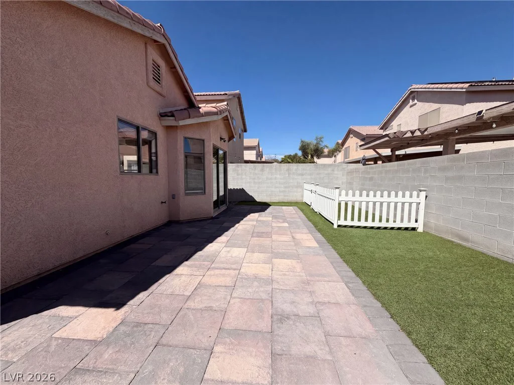 4818 Lone Grove, Las Vegas, NV 89139