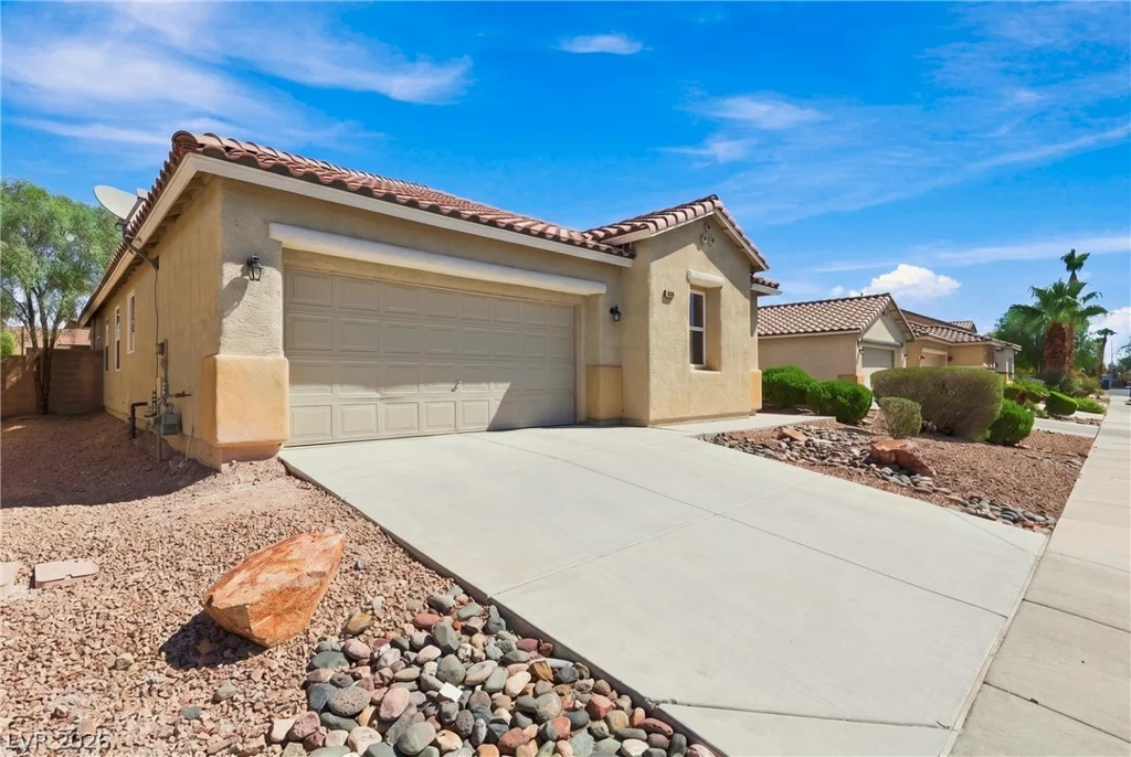 3160 McLennan, North Las Vegas, NV 89081