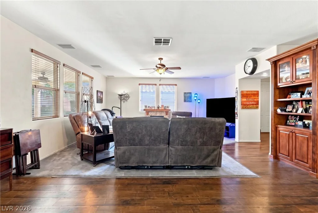 3160 McLennan, North Las Vegas, NV 89081