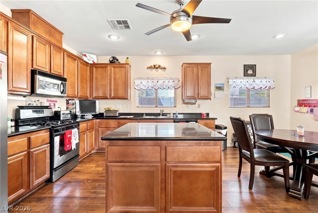3160 McLennan, North Las Vegas, NV 89081