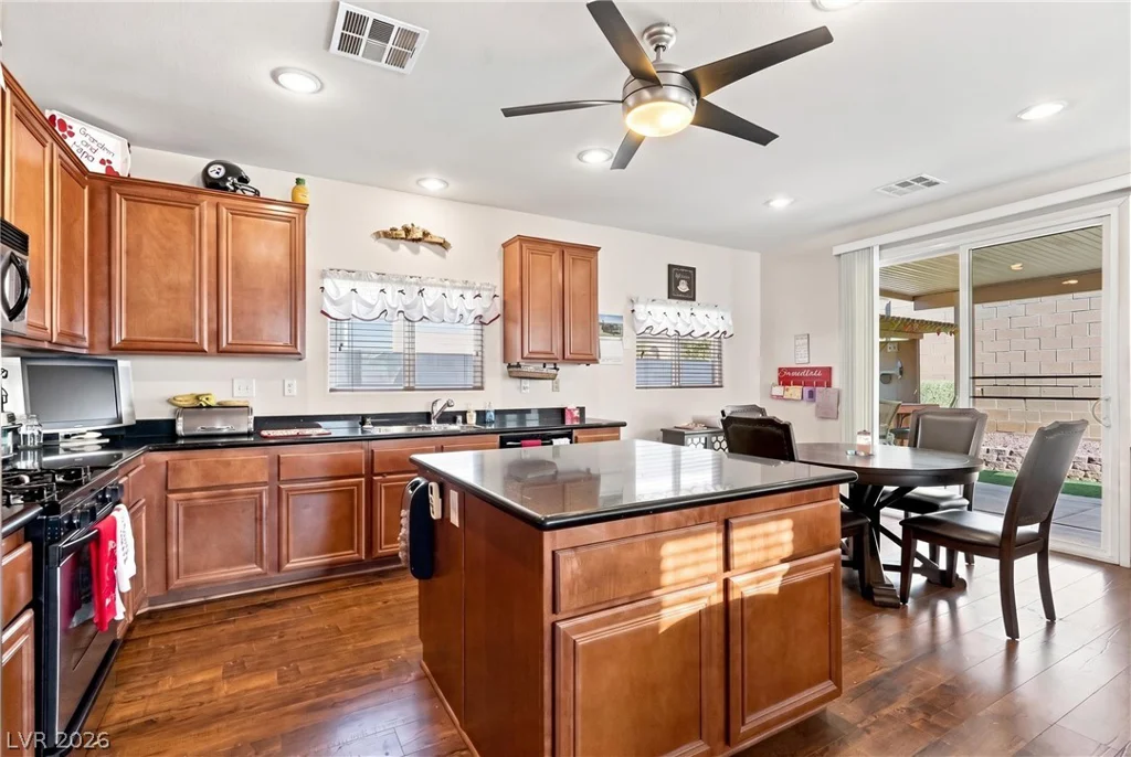 3160 McLennan, North Las Vegas, NV 89081
