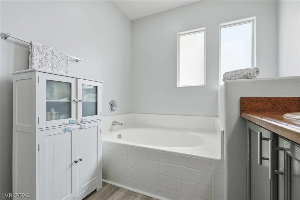 6597 Roundstone Bog, Las Vegas, NV 89139