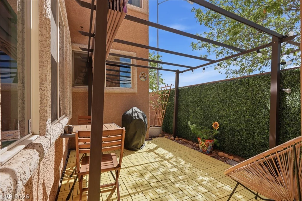 6597 Roundstone Bog, Las Vegas, NV 89139