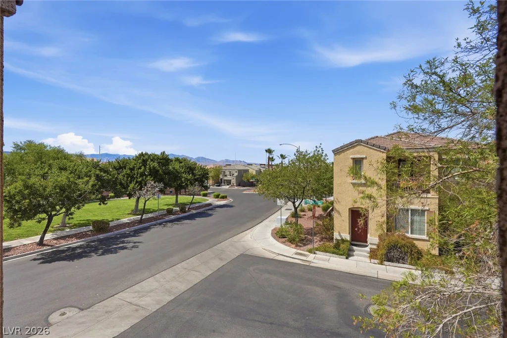 6597 Roundstone Bog, Las Vegas, NV 89139