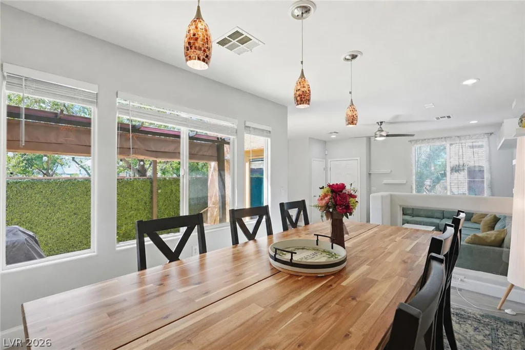 6597 Roundstone Bog, Las Vegas, NV 89139