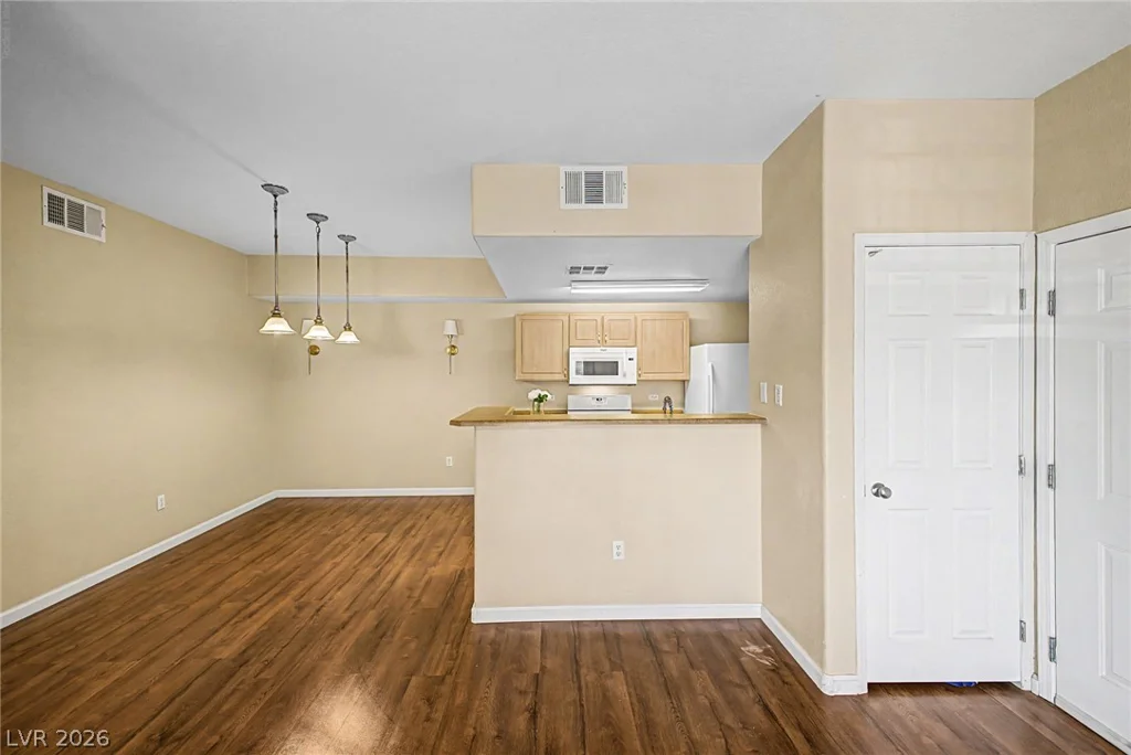 8250 Grand Canyon, Las Vegas, NV 89166