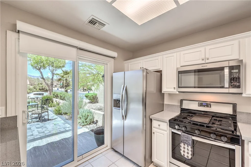 2764 Desert Crystal, Las Vegas, NV 89134