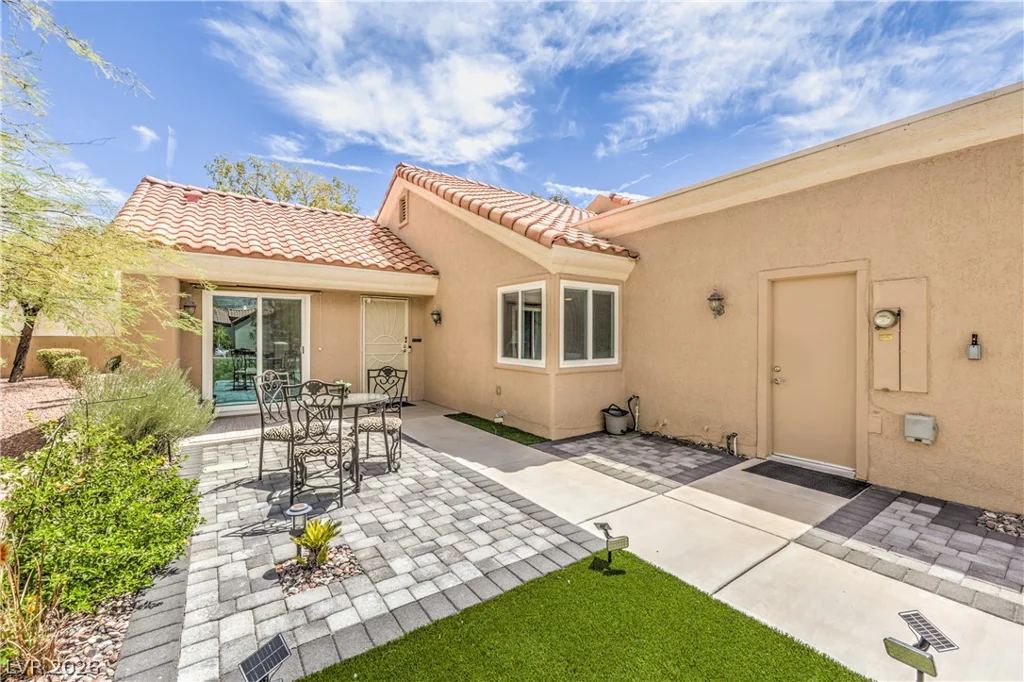 2764 Desert Crystal, Las Vegas, NV 89134