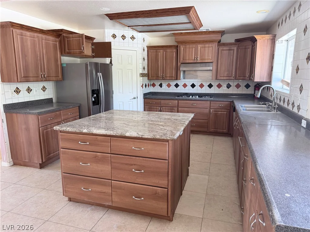 6230 Cajon, Pahrump, NV 89048