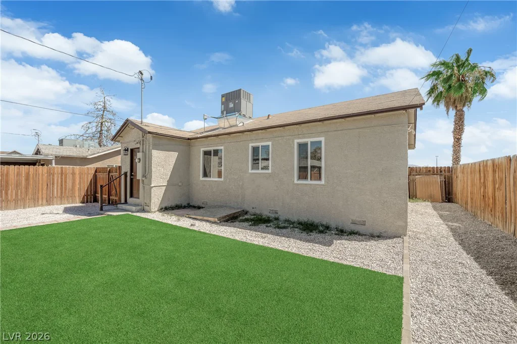 433 10th, Las Vegas, NV 89101