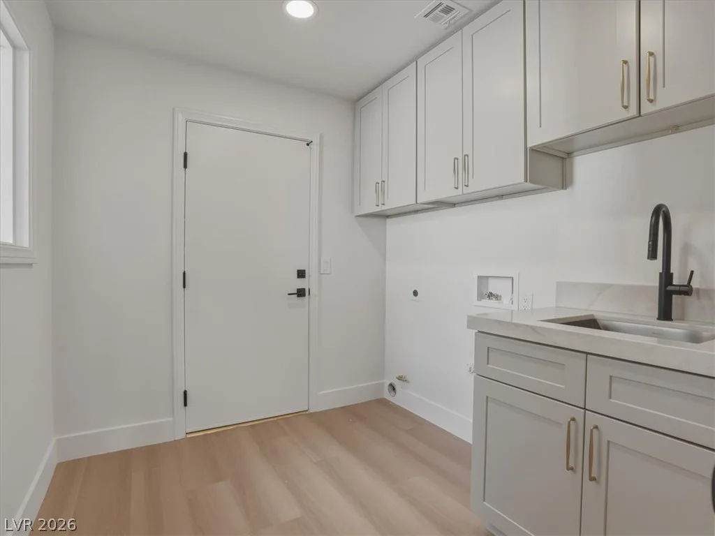 8944 Rainbow Ridge, Las Vegas, NV 89117