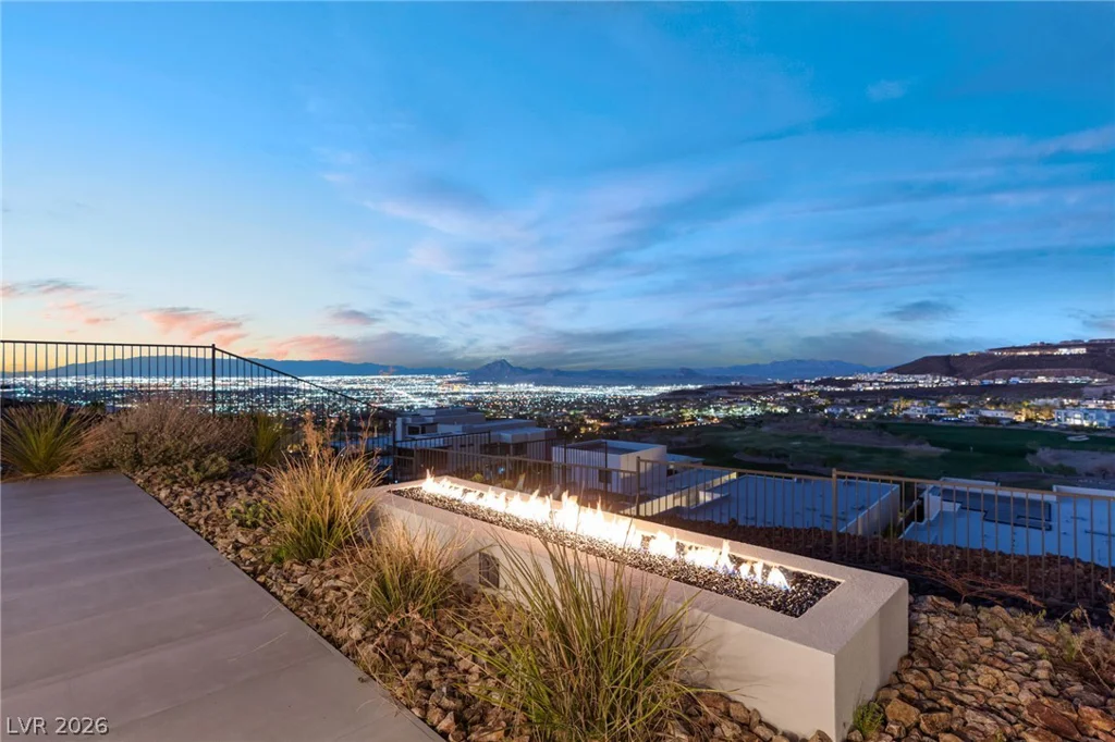 656 Falcon Summit, Henderson, NV 89012