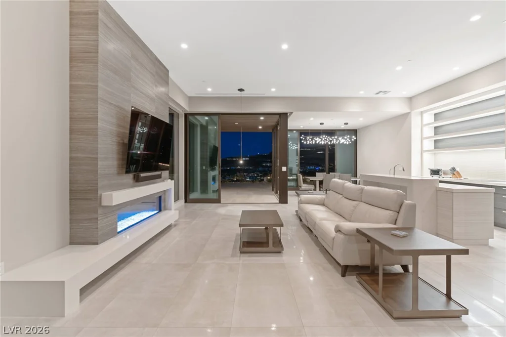 656 Falcon Summit, Henderson, NV 89012