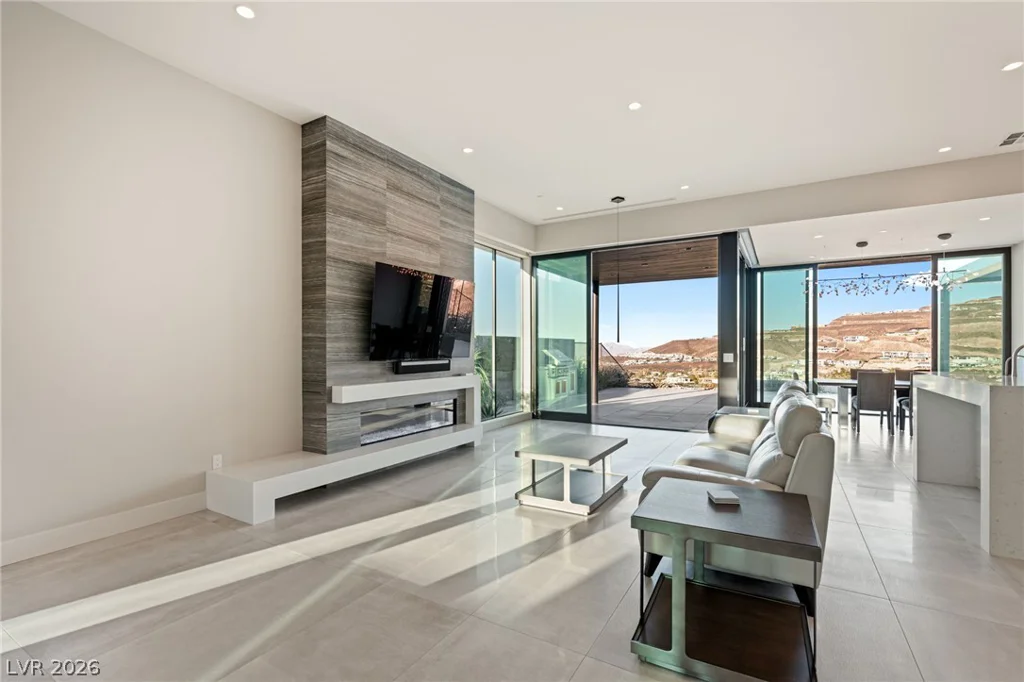 656 Falcon Summit, Henderson, NV 89012