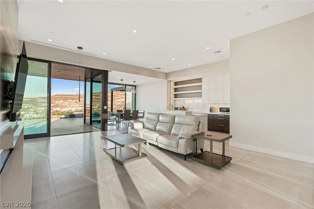 656 Falcon Summit, Henderson, NV 89012