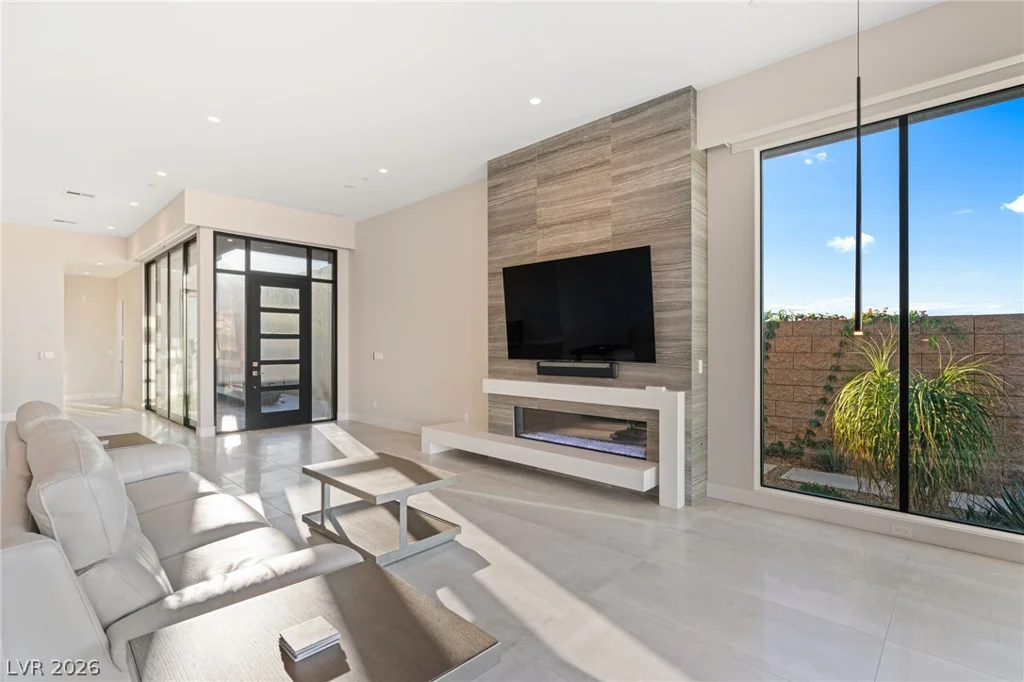 656 Falcon Summit, Henderson, NV 89012