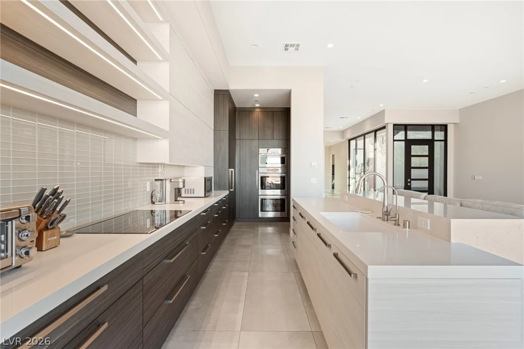 656 Falcon Summit, Henderson, NV 89012