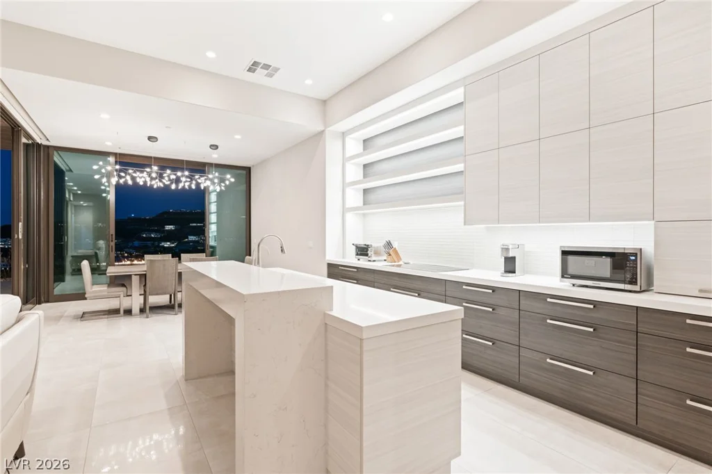 656 Falcon Summit, Henderson, NV 89012