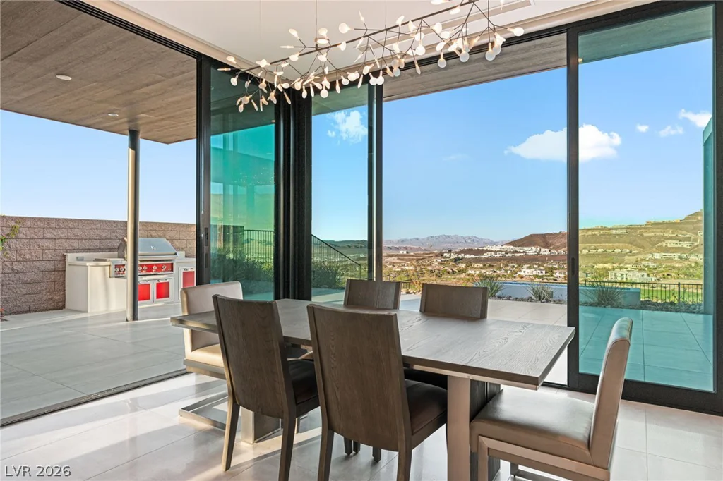 656 Falcon Summit, Henderson, NV 89012
