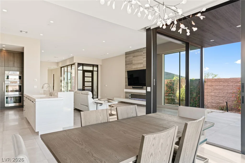 656 Falcon Summit, Henderson, NV 89012